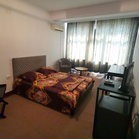 Hotel Dinastia 피테슈티 외부 사진