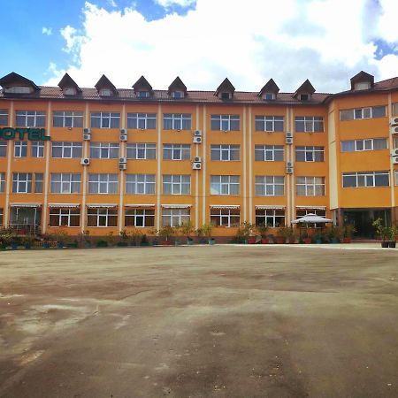 Hotel Dinastia 피테슈티 외부 사진