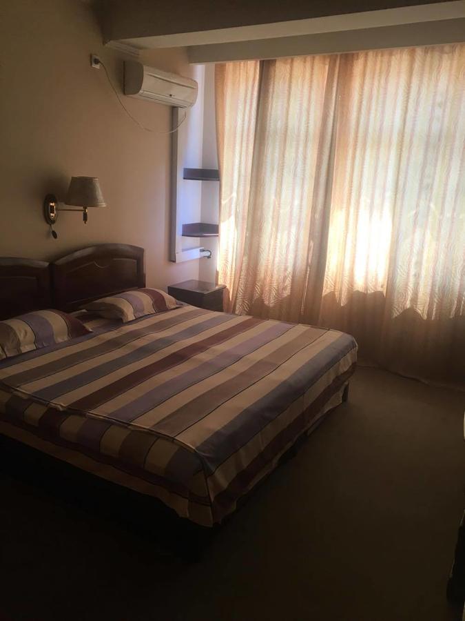 Hotel Dinastia 피테슈티 외부 사진